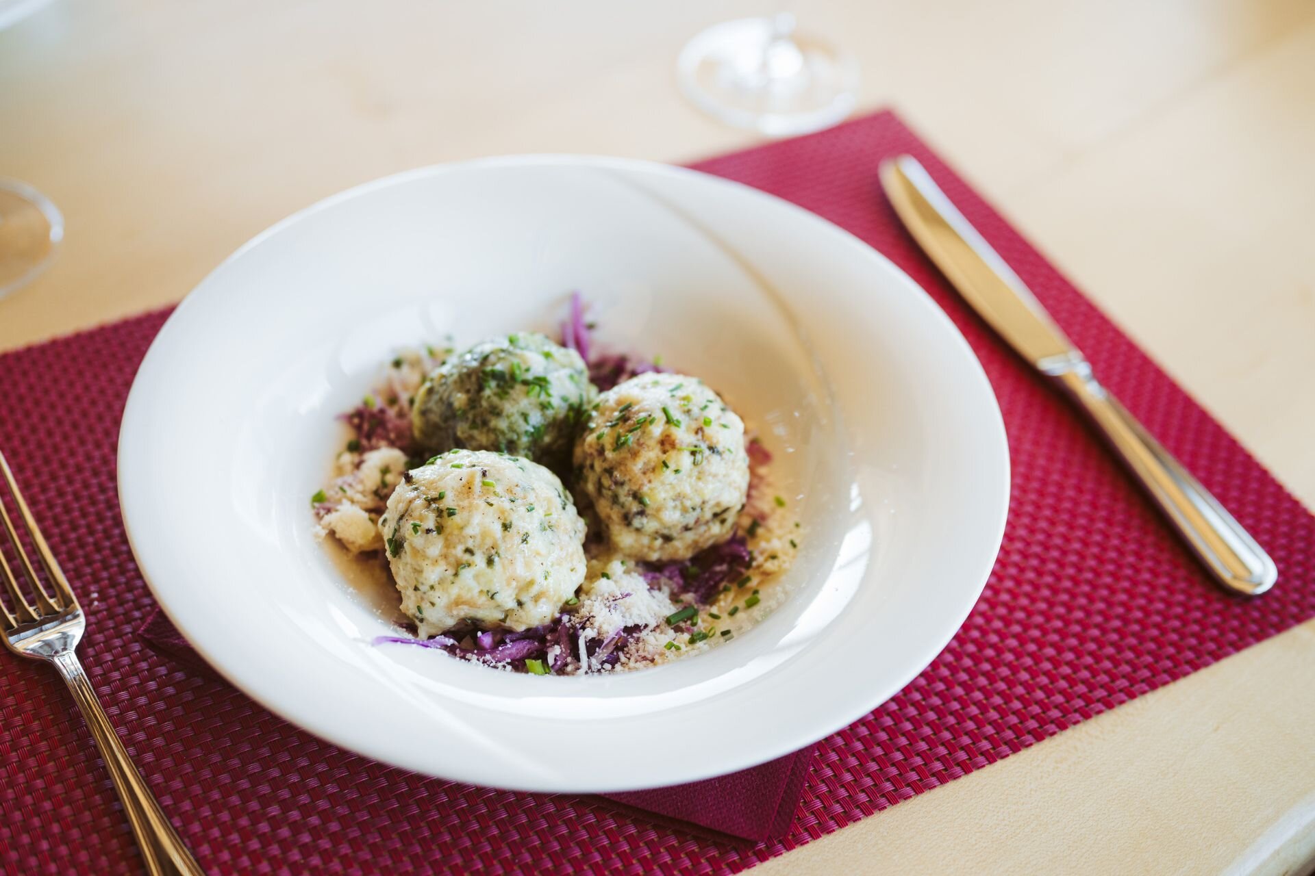 Canederli in Val di Fassa | © Archivio immagini ApT Val di Fassa - Imago garage Piatto di canederli | © Archivio immagini ApT Val di Fassa - Imago garage