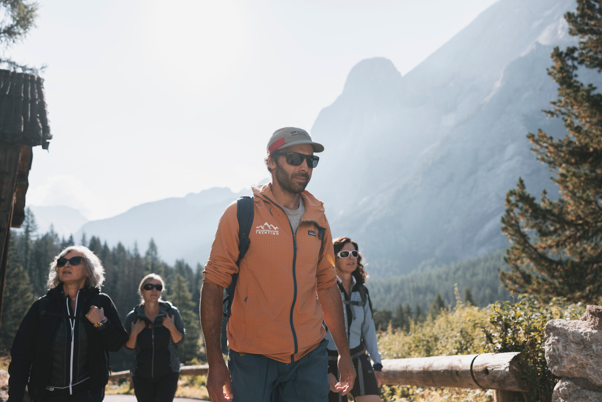 Gita con accompagnatore di media montagna | © Federico Modica - Archivio Immagini ApT Val di Fassa Gita nei dintorni di Canazei | © Federico Modica - Archivio Immagini ApT Val di Fassa