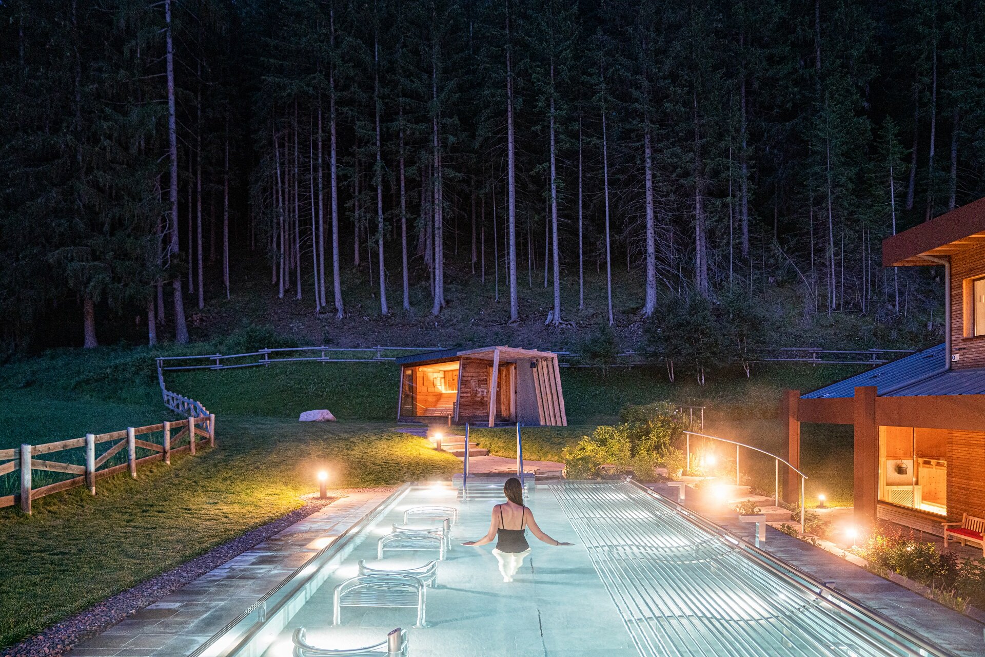 Vasca dell'Enrosadira | © QC Terme Dolomiti - Archivio Immagini APT Val di Fassa Vasca dell'Enrosadira al QC Terme Dolomiti | © QC Terme Dolomiti - Archivio Immagini APT Val di Fassa